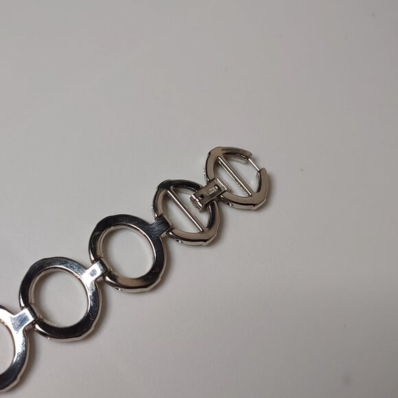 Silver Tone Metal Watch With Oval Link Band - Picture 7 of 14